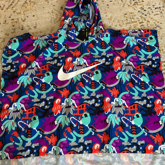 Nike run Tokyo poncho hoodie jacket. Running lightweight. Unisex s/m - Picture 2 of 8